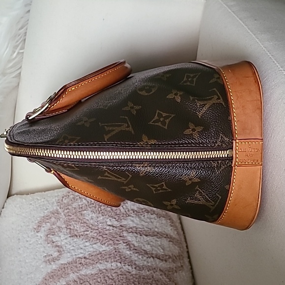 ๐ Authentic ๐ Louis Vuitton Alma PM - Picture 3 of 16
